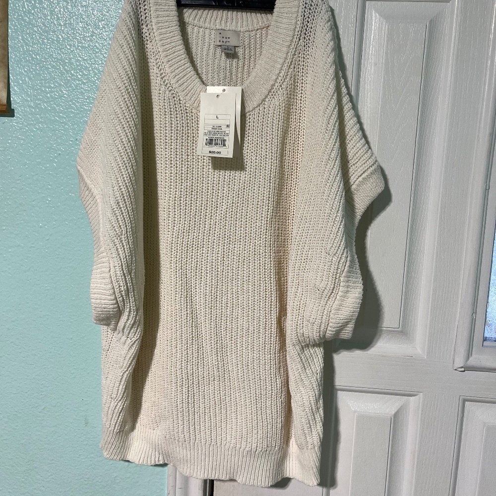 Sleeveless Knit Sweater Large